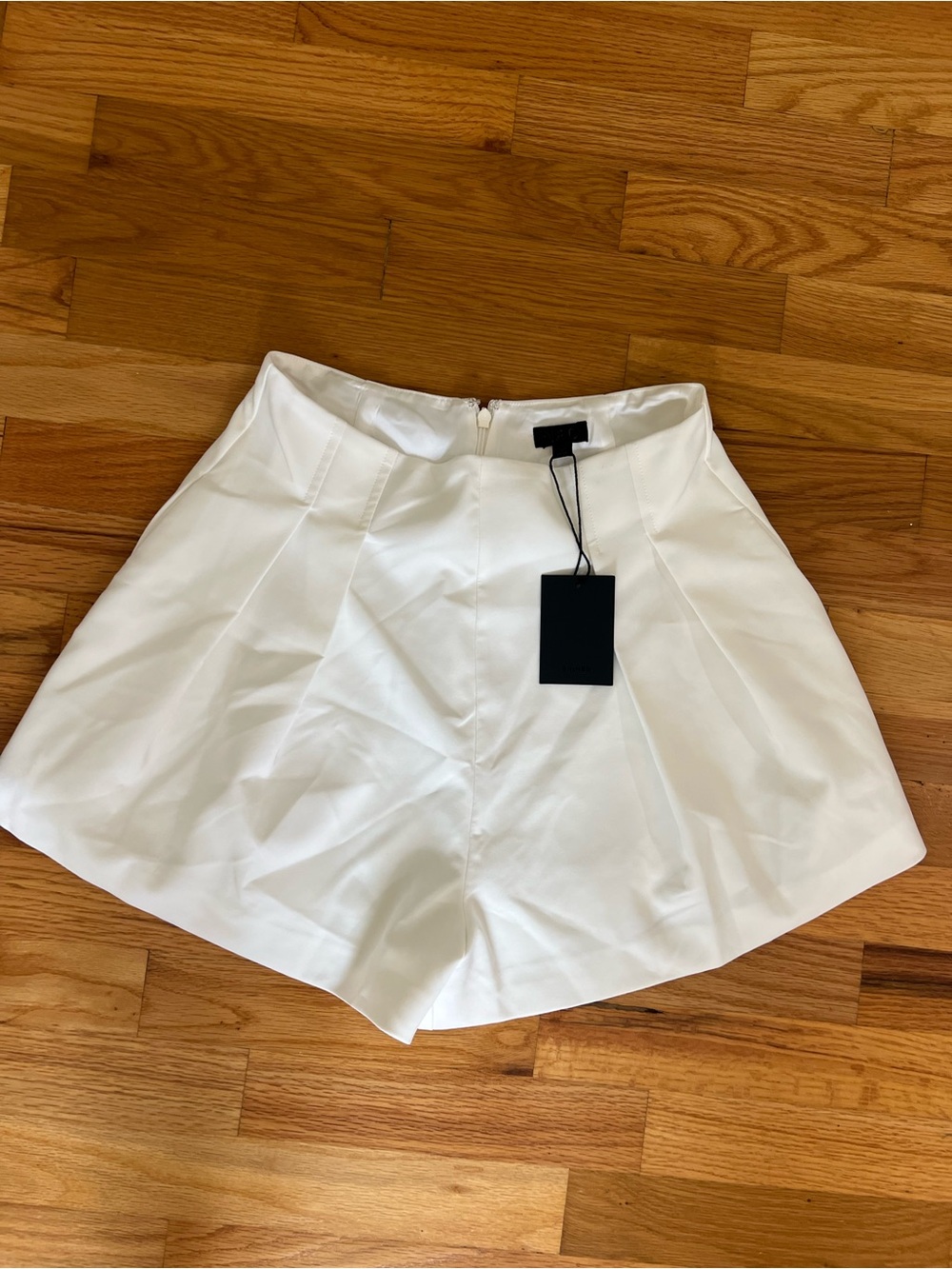 NBD Marlene White High-Waist Tailored Women's Shorts Small *Sold out on Revolve